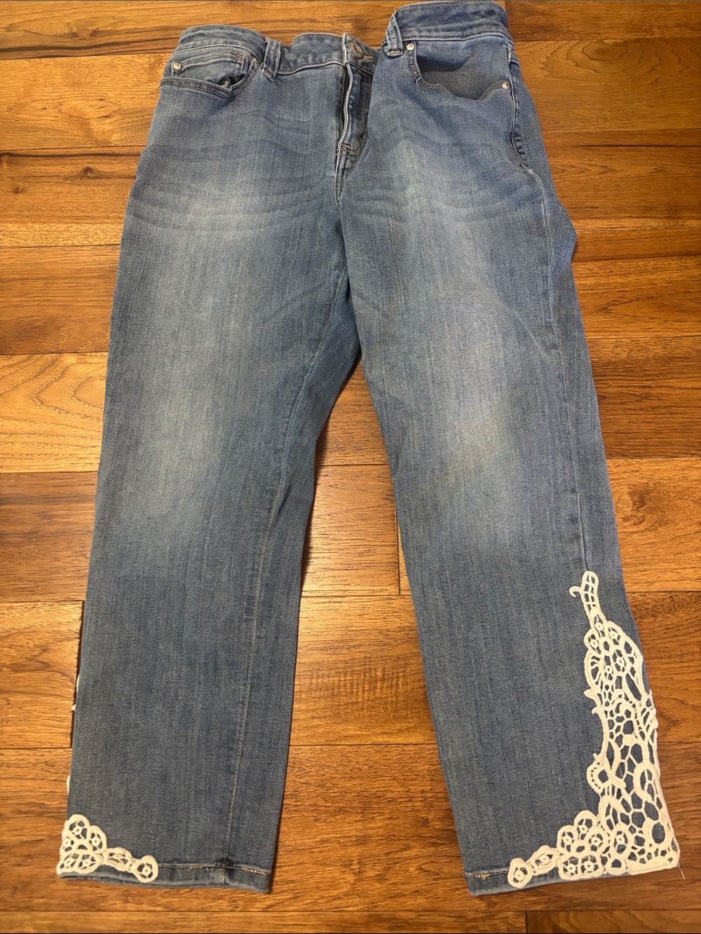 Straight Leg Women's Denim Capris with White Crochet Detail